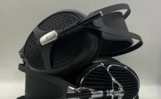 Meze Arta vs. Empyrean II: Which Planar Headphone Has the Better Sound?