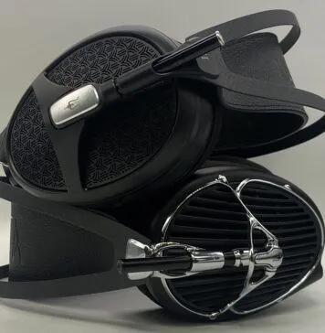 Meze Arta vs. Empyrean II: Which Planar Headphone Has the Better Sound?