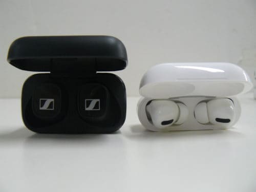 Earbud charging cases
