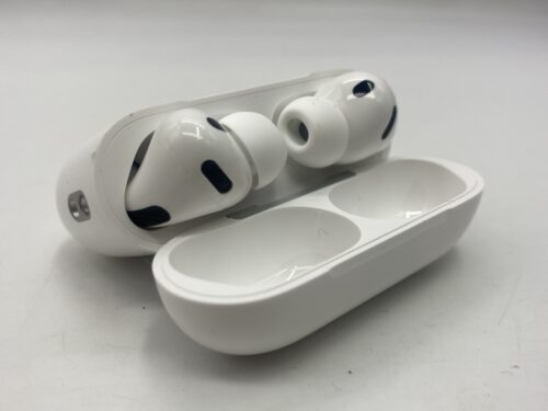 Apple AirPods Pro 3 case open 