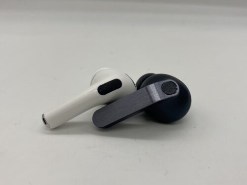 Apple AirPods Pro 3 vs Samsung Galaxy Buds 4 Pro single 