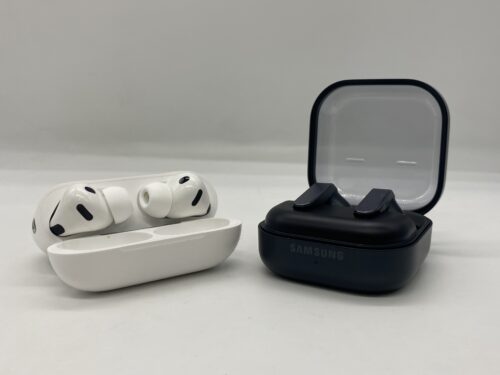 Apple AirPods Pro 3 vs Samsung Galaxy Buds 4 Pro case open 