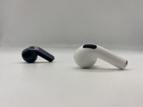 Apple AirPods Pro 3 vs Samsung Galaxy Buds 4 Pro pair 