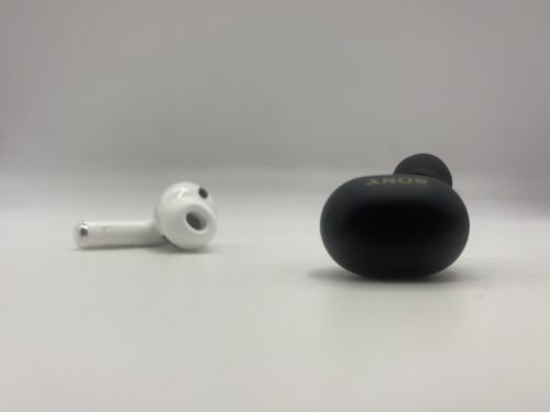 Apple AirPods Pro 3 vs Sony WF-1000XM6 pair