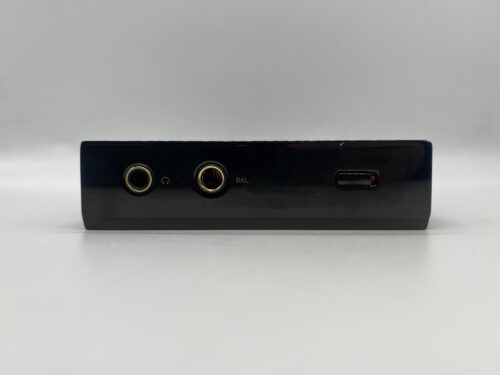 Astell&Kern A&ultima SP4000 headphone jacks 