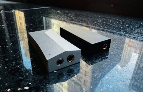 Both, the Astell & Kern AK HC4 and Questyle M15 have dual headphone outputs.