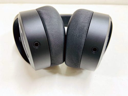 Soft and thick earpads, cable connections