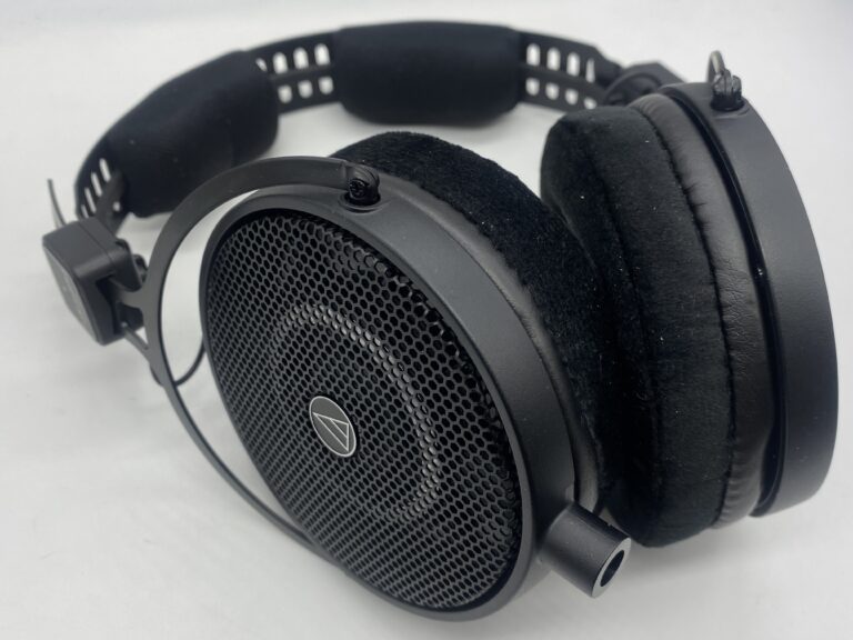 Audio-Technica ATH-R50x vs Beyerdynamic DT880 Pro Comparison Review ...