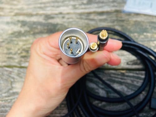 The AWAS comes with a 4-pin XLR cable