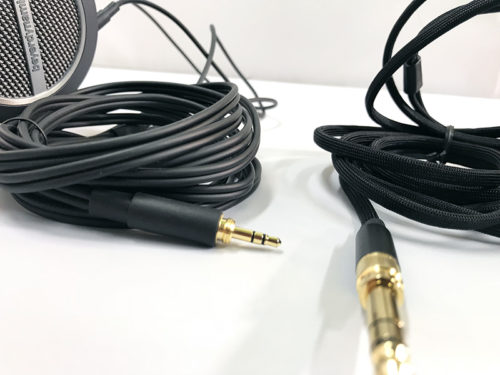 Beyerdynamic Amiron Home vs Beyerdynamic T1 audiophile headphones cable comparison
