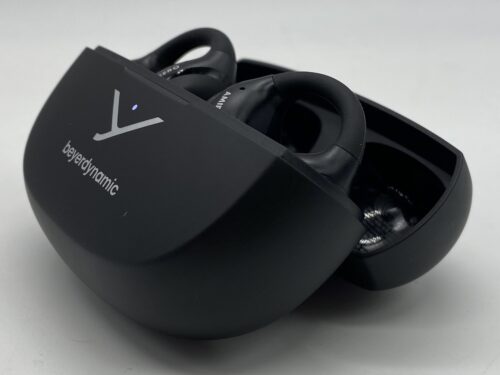 Beyerdynamic Amiron Zero case open 