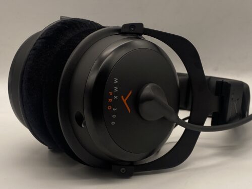 Beyerdynamic MMX 300 Pro ear cups