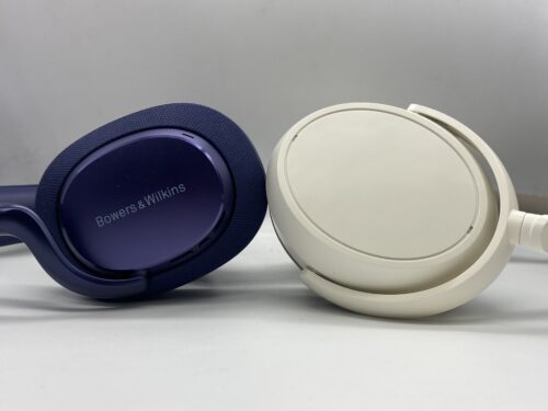 Bowers & Wilkins PX7 S3 or Sennheiser Momentum 4 side 