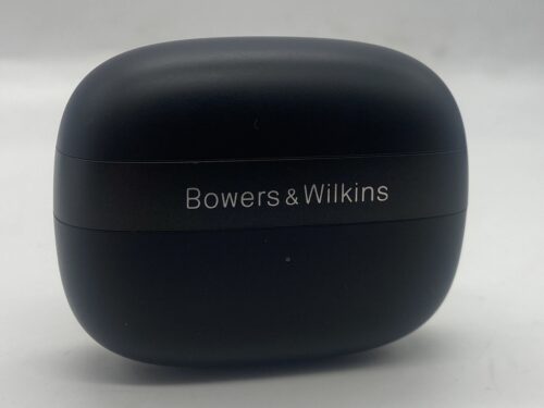 Bowers & Wilkins Pi8 case closed 