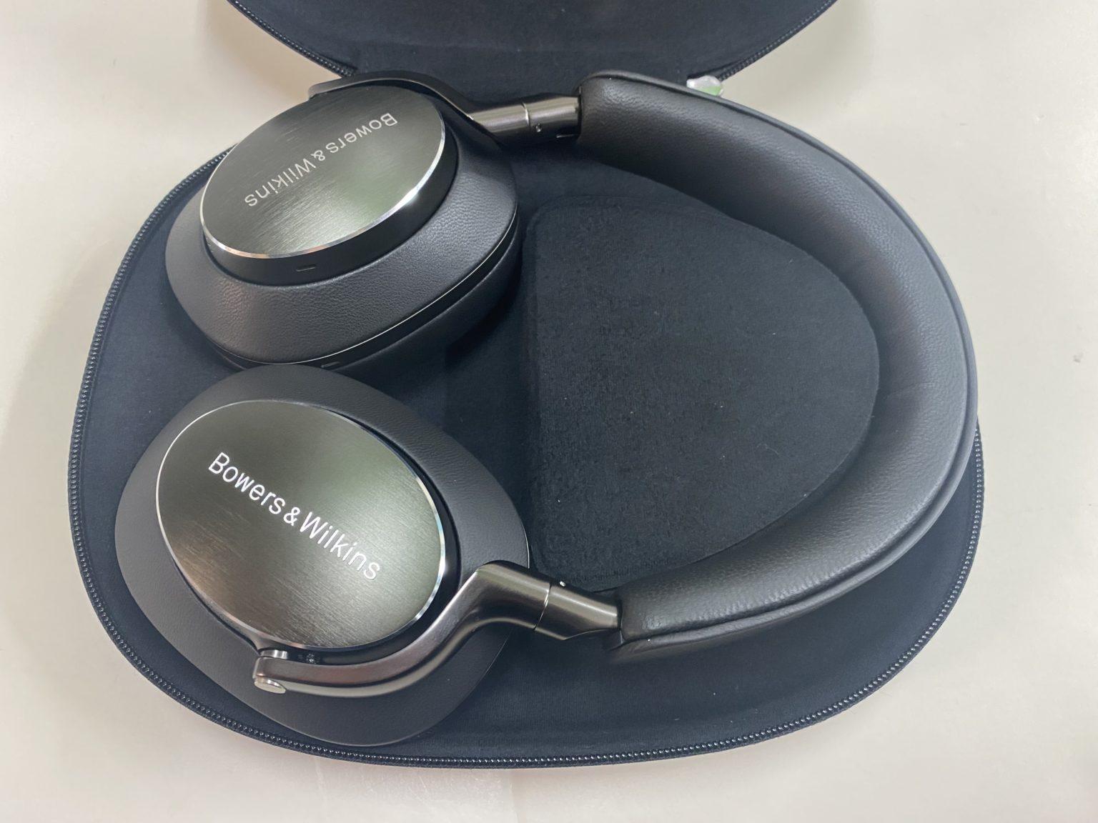 Bowers & Wilkins PX8 Review - Major HiFi