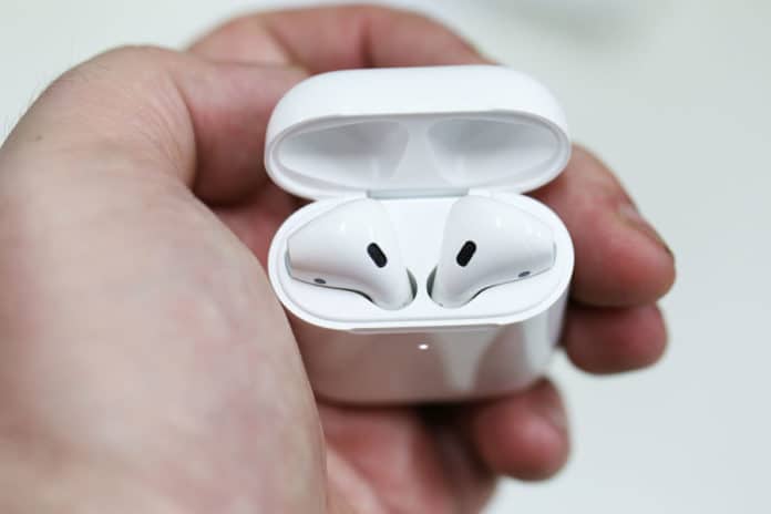 MajorHiFi: Apple AirPods 2 Review top view