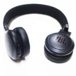 JBL Live 400BT Review MajorHiFi: JBL Live 400BT Review headphone with earcup laying flat