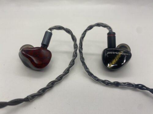 Noble Vanguard vs Punch Martilo, on ear