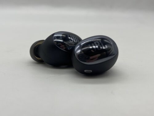 JBL Earbuds pair 