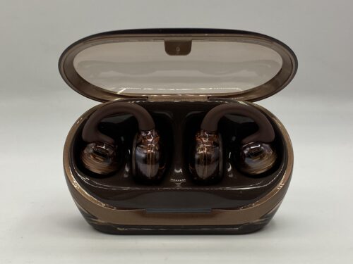 JBL Soundgear Clips case open