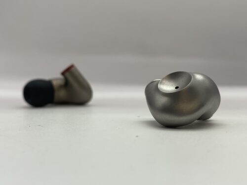 Meze Astru vs Sennheiser IE 600 Comparison pair