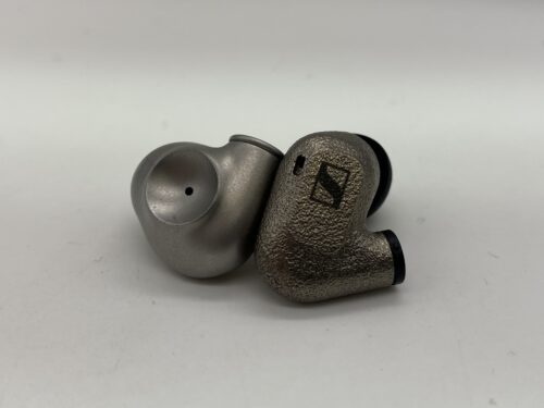 Meze Astru vs Sennheiser IE 600 Comparison single 