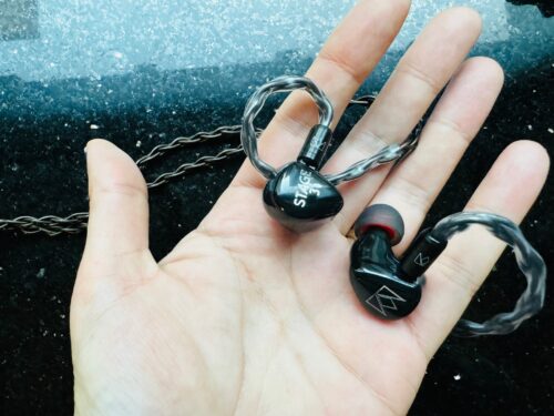 Noble Audio Stage 3 sports smaller shells that the average IEM in its class.