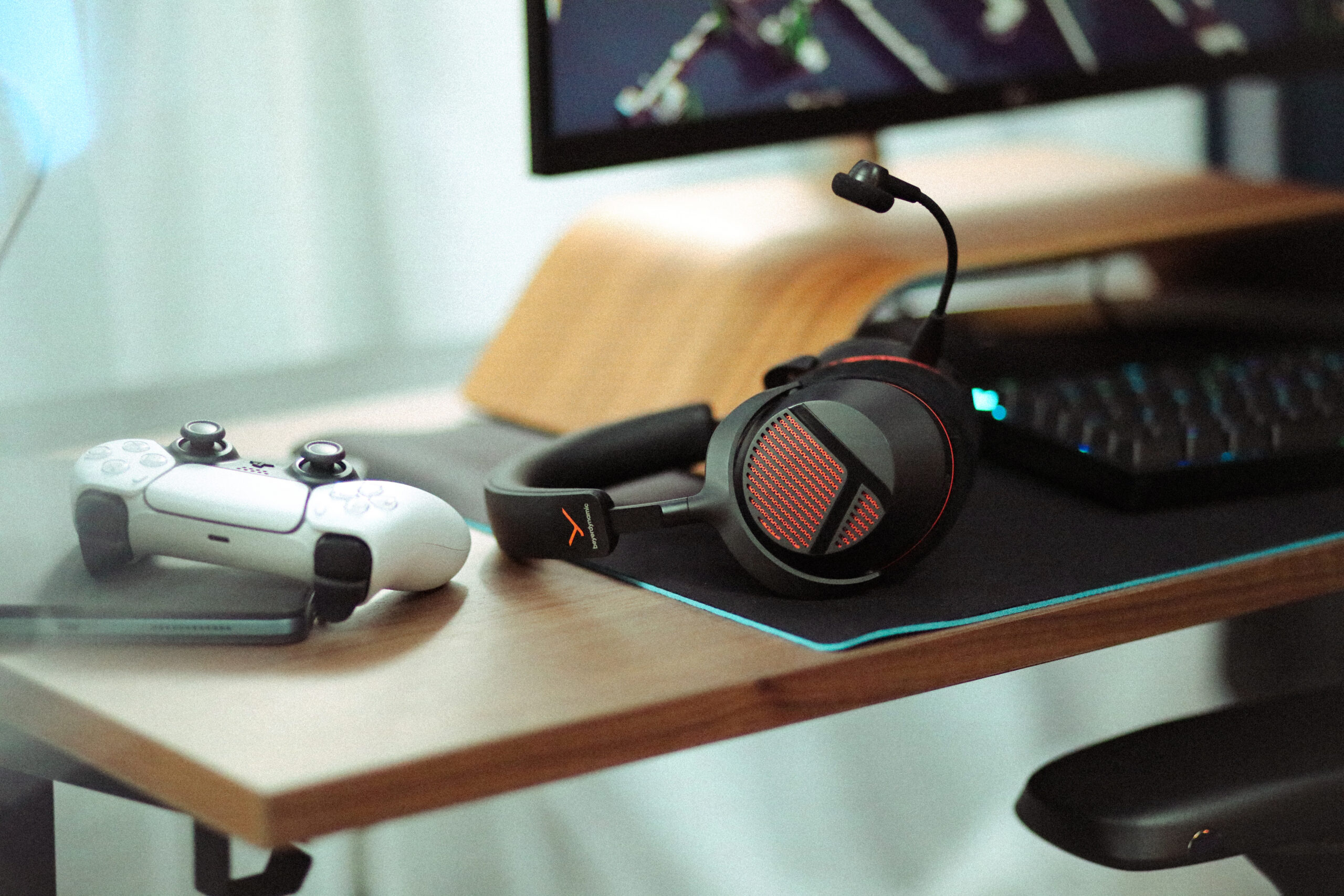 Beyerdynamic Introduces MMX 100 Wireless and MMX 130 Wireless Gaming Headsets