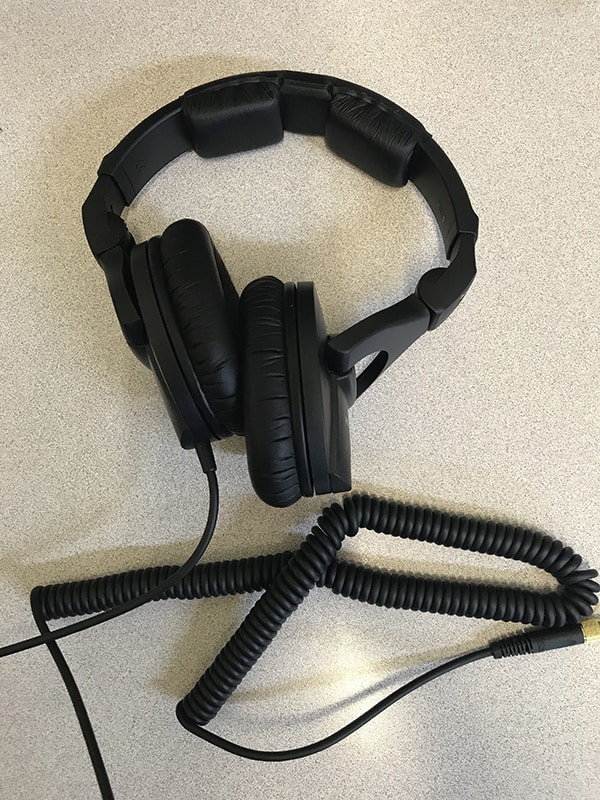 Beyerdynamic DT 240 Pro vs Sennheiser HD 280 Pro Comparison Review