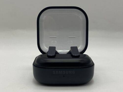 Samsung Galaxy Buds 4 Pro case open