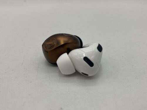 Sennheiser Momentum True Wireless 5 vs. Apple AirPods Pro 3 single