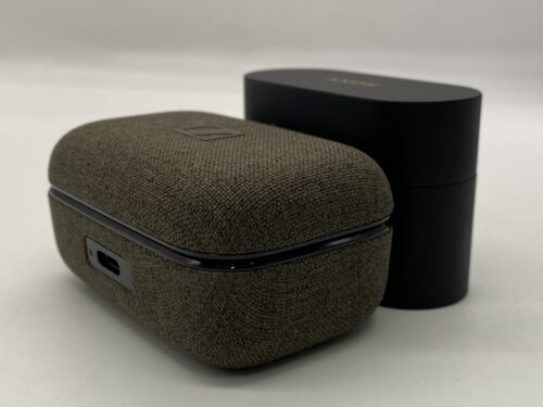 Sony WF-1000XM6 vs Momentum True Wireless 4 case closed 