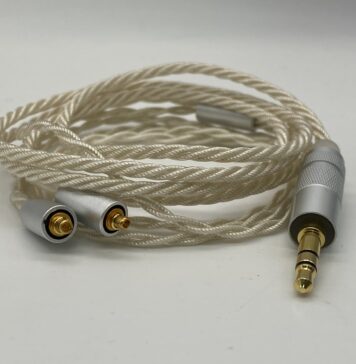 Testing Out The Strauss & Wagner Oberwil With Different IEMs