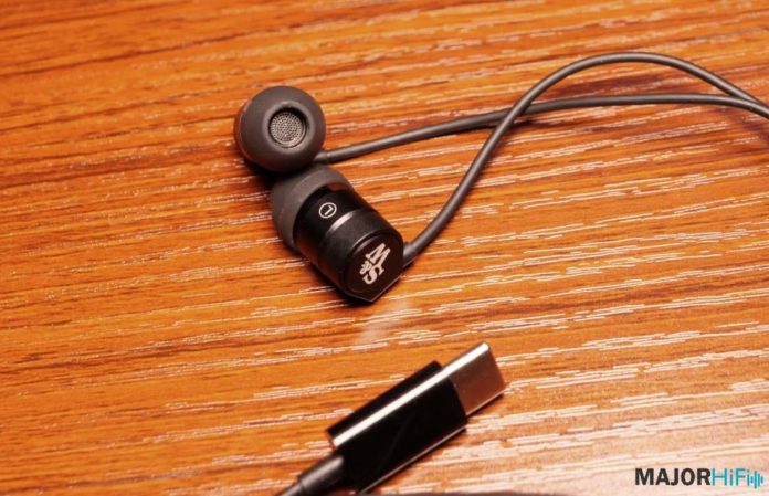 Strauss and Wagner EM8C USB-C Earbuds