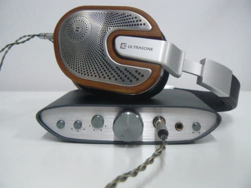 Amplifier with headphone 