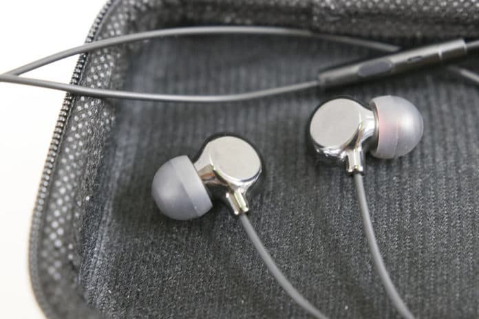 image of advanced elise ceramic in ear monitors earbuds carrying case