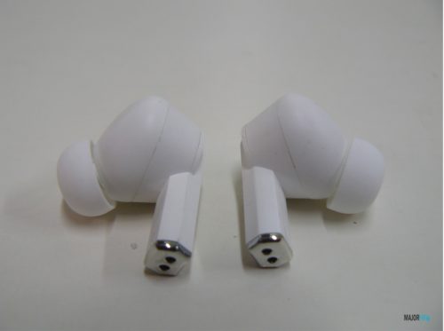 Earbuds pair
