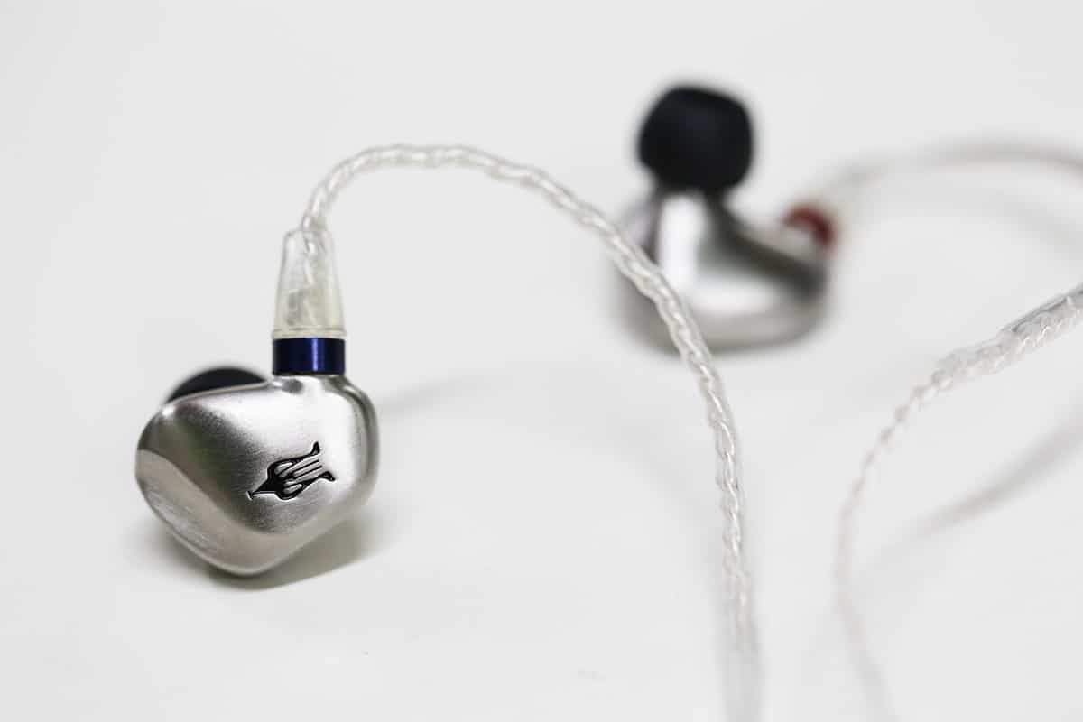 earpieces with cable